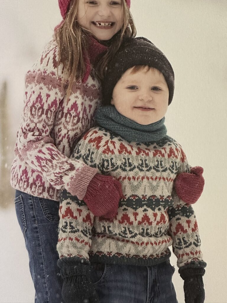 Insidesbild ur boken: Stickat från Astrid Lindgrens sagovärld