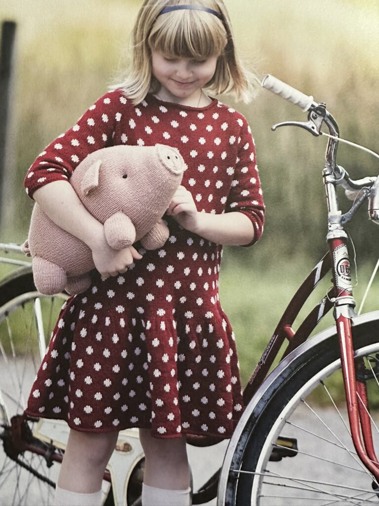 Insidesbild ur boken: Stickat från Astrid Lindgrens sagovärld