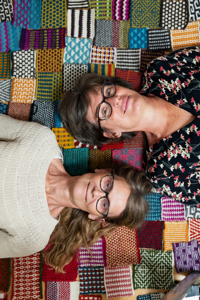 Lotta & Madelaine som gett ut: Sticka flerfärgsstickning med lyfta maskor