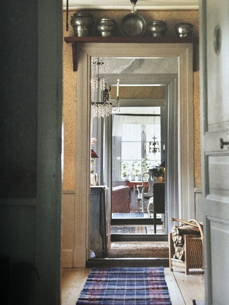 Insidesbild ur boken: Stora boken om byggnadsvård