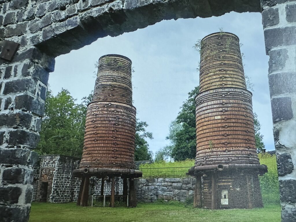 Insidesbild ur boken: Där eldarna dånade