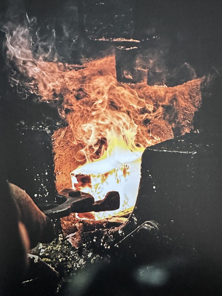 Insidesbild ur boken: Där eldarna dånade