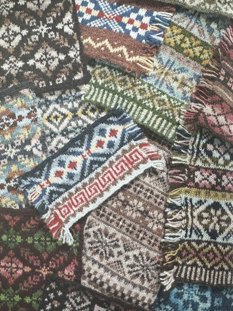 Insidesbilder ur boken: Mer fair isle-stickning