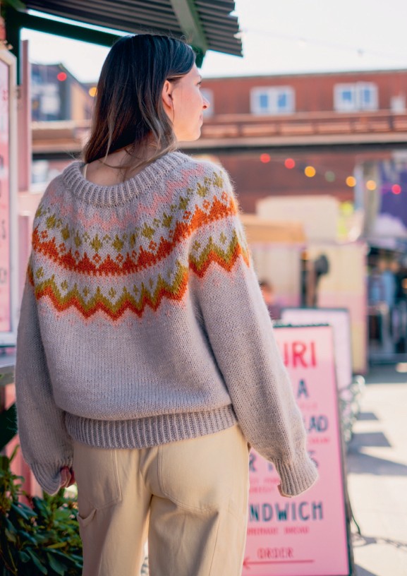 Insidesbild ur boken: Stickade favoritplagg