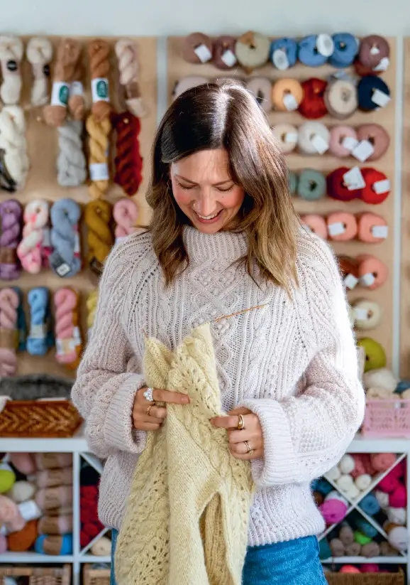 Insidesbild ur boken: Stickade favoritplagg