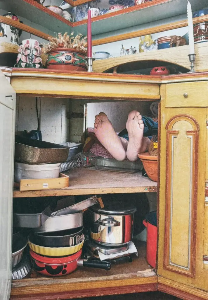 Insidesbild ur boken: Björkömöbler