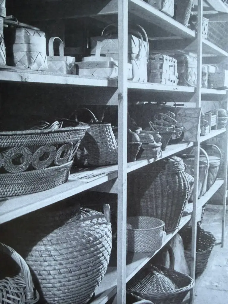 Insidesbild ur boken: Stockholms korgmakare